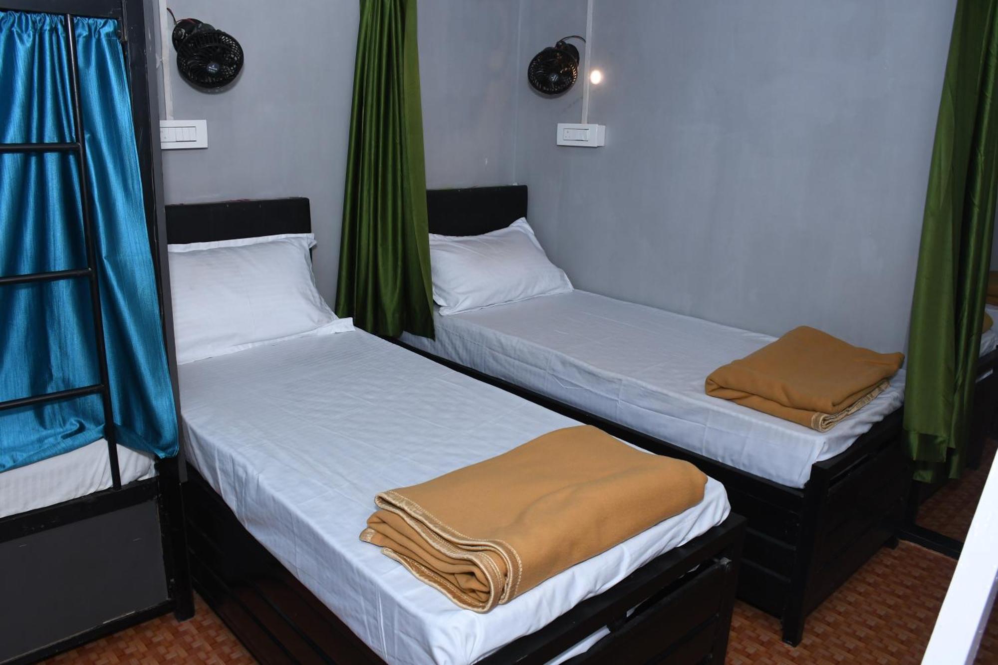 New Dormitory Afra Mumbai Exterior photo