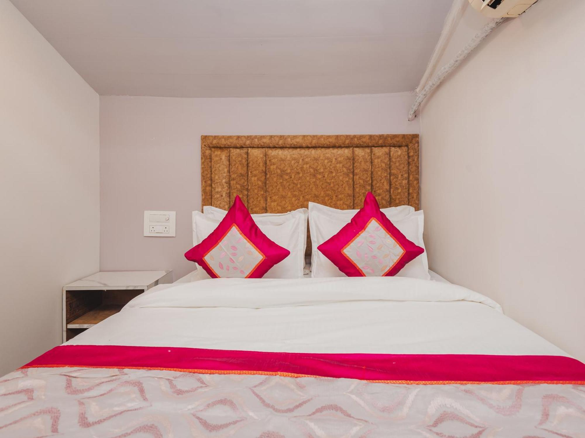 New Dormitory Afra Mumbai Exterior photo