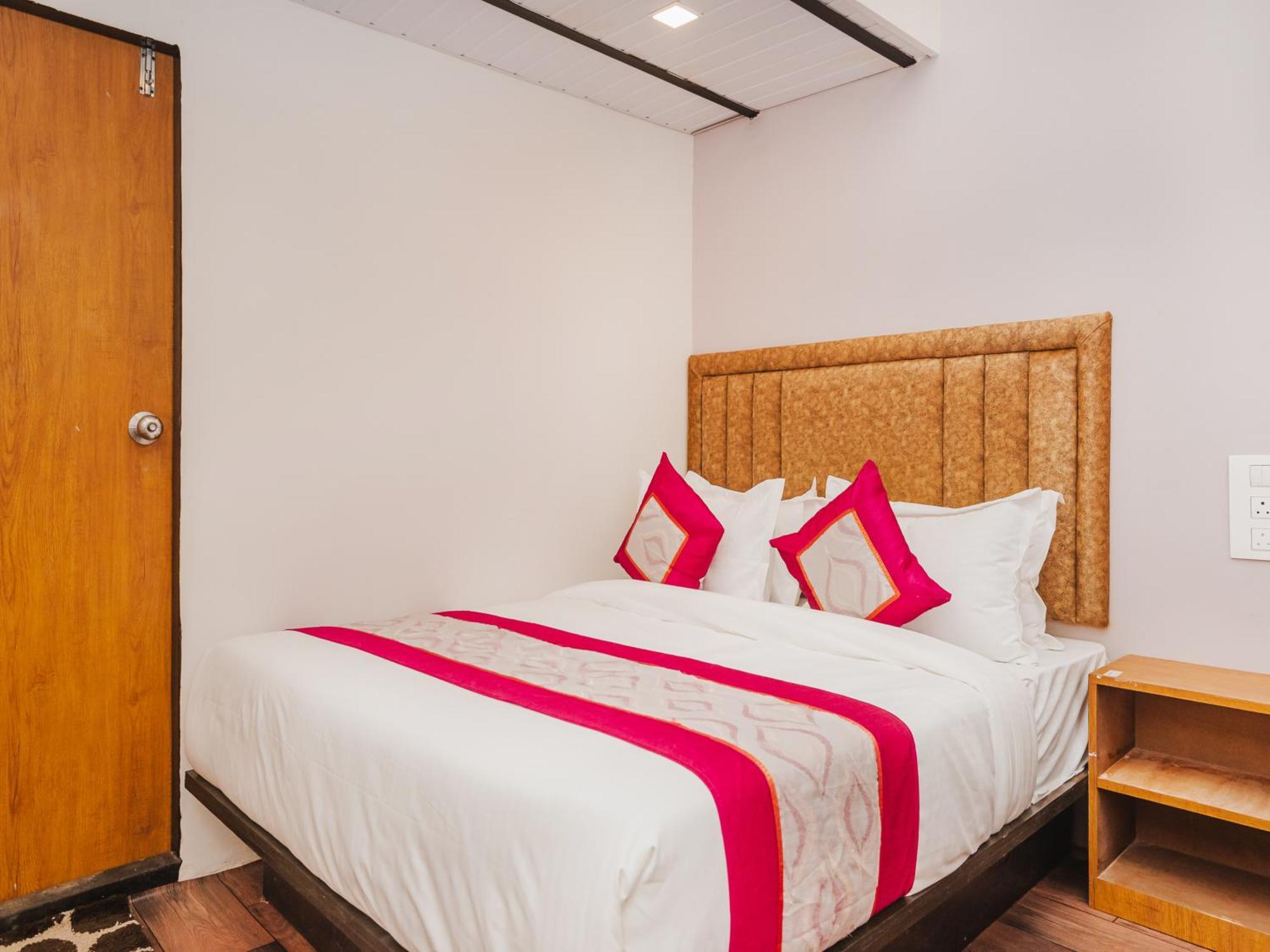 New Dormitory Afra Mumbai Exterior photo