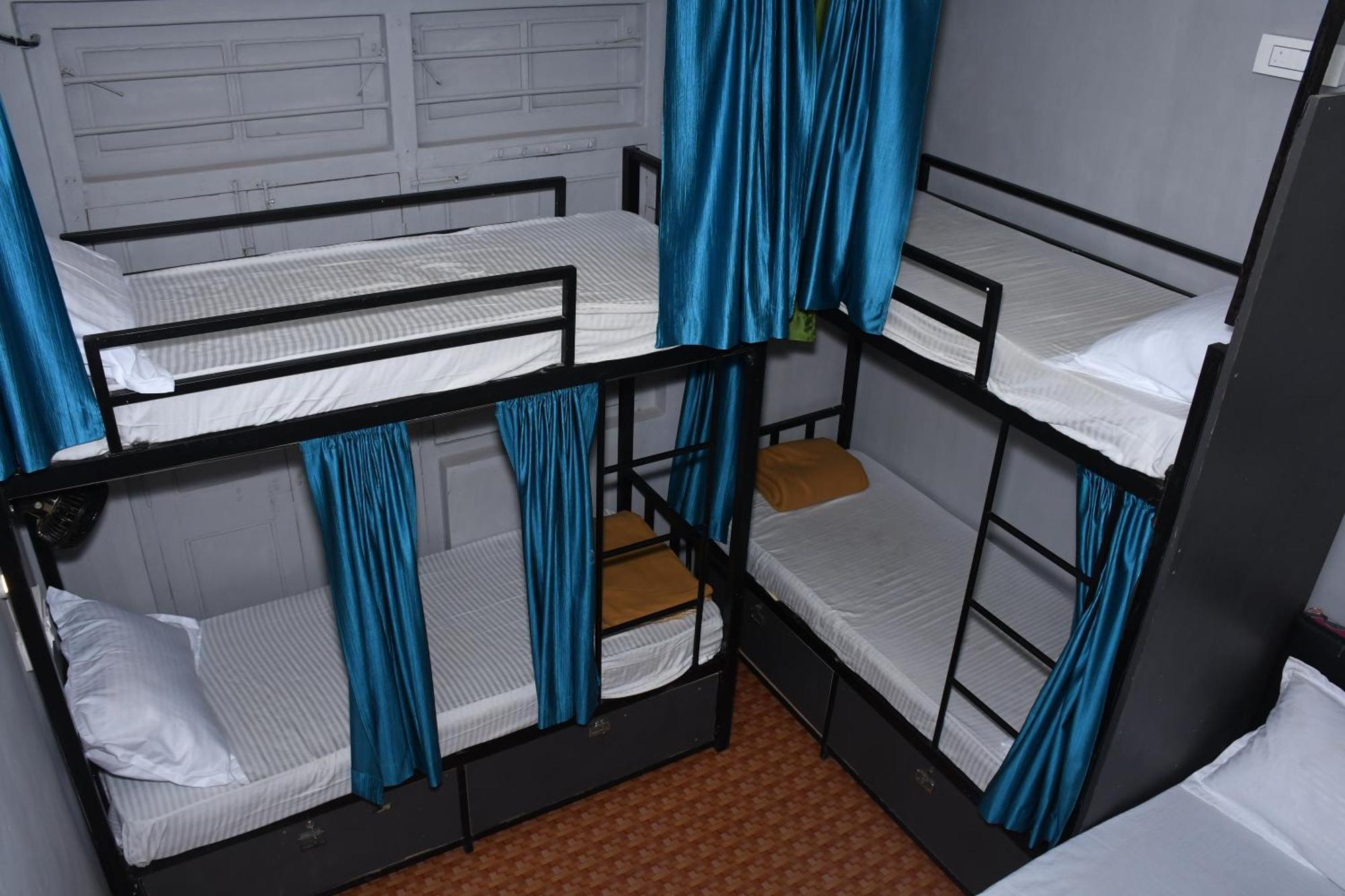 New Dormitory Afra Mumbai Exterior photo