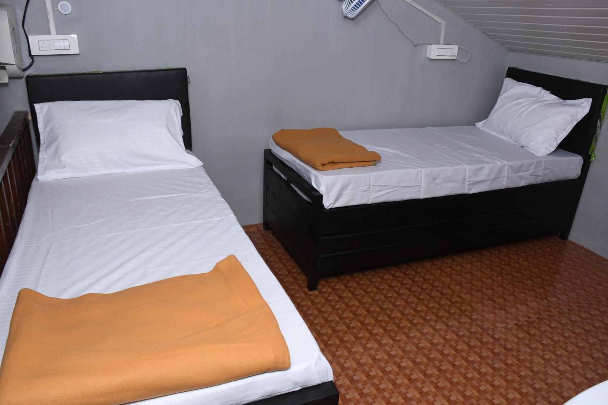 New Dormitory Afra Mumbai Exterior photo