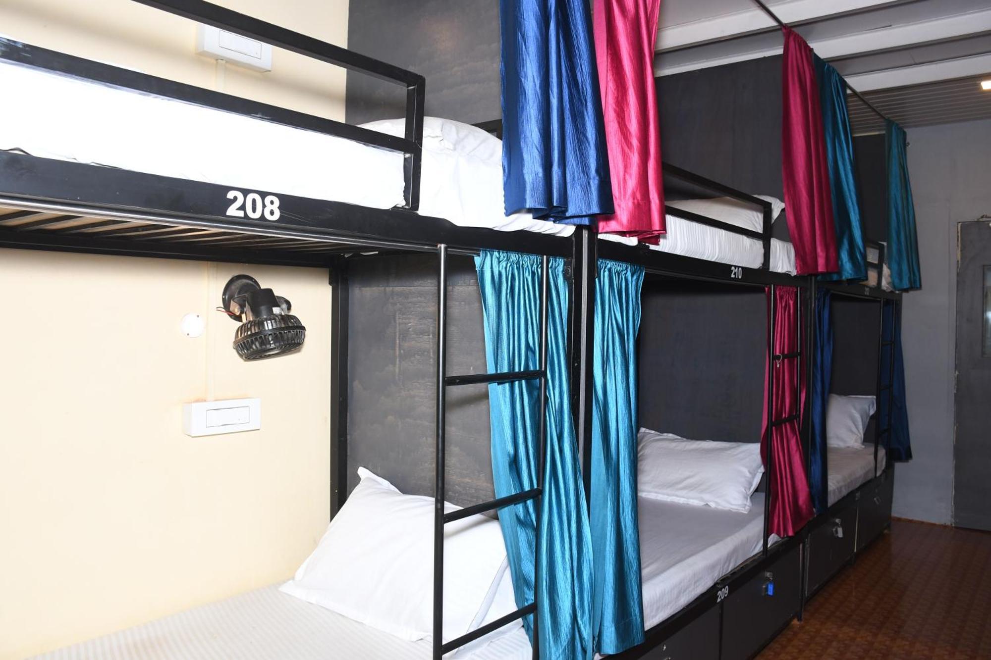 New Dormitory Afra Mumbai Exterior photo